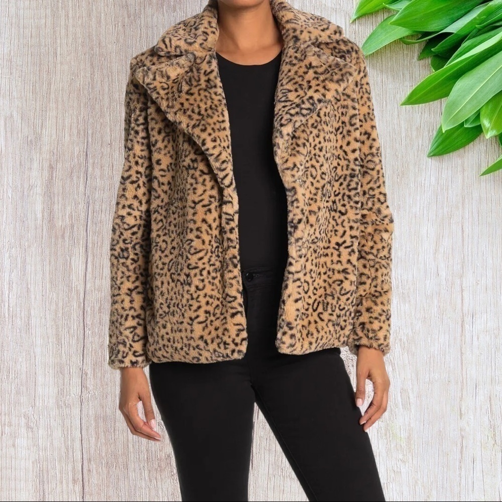 Kendall & Kylie Faux Fur Animal Print Jacket in Natural Large Regular